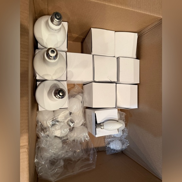 White LED Light Bulb BUNDLE 5000k 120V - Picture 1 of 7